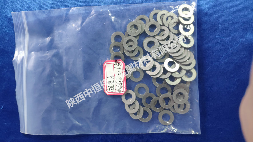 Tantalum gasket